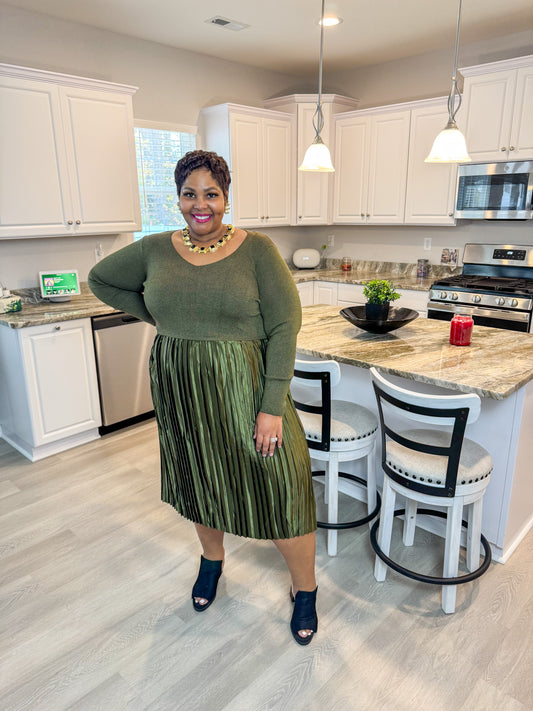 Lady Elegant in Green Sweater Dress